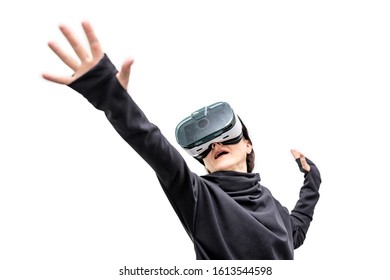 Fra an 360 Vue virtuell Realitéit Headset spillt d'Spill op wäissem Hannergrond isoléiert. 3D Apparat Gadget fir Filmer ze kucken fir Reesen an Ënnerhalung am 3D Raum .. Karton VR AR Brëller