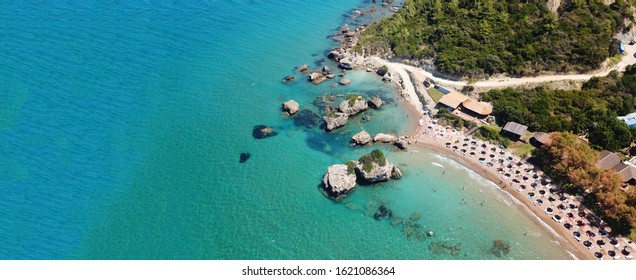 Fotografía aérea ultra ancha con dron de la famosa playa de arena de Porto Zoro en la isla de Zakynthos, Jónico, Grecia