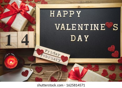 Nature morte avec des vœux de bonne Saint-Valentin. Vue de dessus avec espace de copie. Concept de la Saint-Valentin.