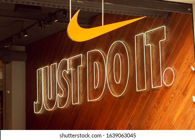 Nike Logo Just Do It Clothes Design Icon 18911665 Vector Art at Vecteezy
