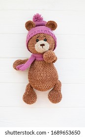 Gehäkelter Teddybär für kleine Kinder