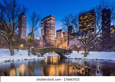 Jembatan Gapstow di musim dingin, Central Park New York City