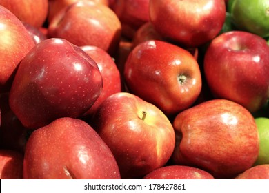 Røde lækre æbler