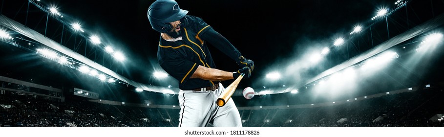 ワイド写真。グランド アリーナにボールを持つプロの野球選手。アクションでスタジアムの球技選手。