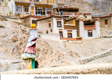 ラマユルまたはユル僧院、スリナガル-レー高速道路の高さ 3,510 メートル (11,520 フィート) にあるチベット仏教の僧院