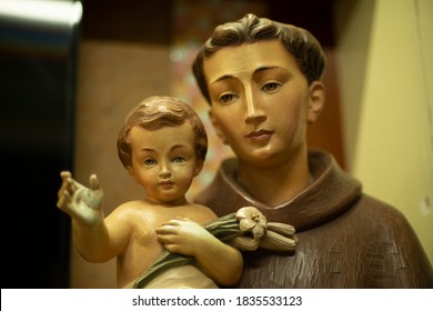 San Antonio de Padua con el Niño Jesús estatua del santo católico