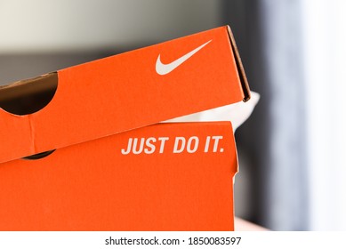 Nike Logo Just Do It Clothes Design Icon 18911664 Vector Art at Vecteezy