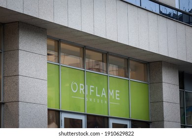 Oriflame Cosmetics Logo PNG vector in SVG, PDF, AI, CDR format