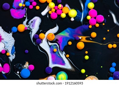 流体アート テクスチャ。ペイント効果を混合した抽象的な背景。泡が流れる液体アクリル アートワーク。背景やポスター用の混合塗料。ブラックとネオン溢れるカラー。