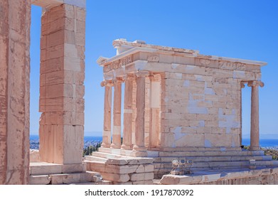 example of perfect proportions and eternal style ionic columns