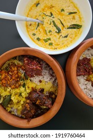 Nadal spraakzaam choru moru of kerala speciaal eten omvat augurken, uienchutney, kool en een morh-curry