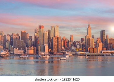 New York City skyline, cityscape of Manhattan in USA at sunset