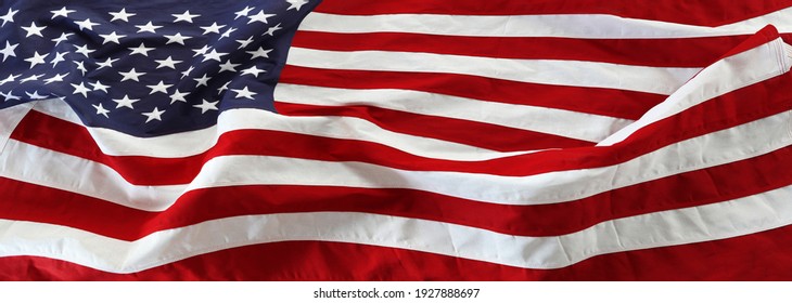 Close-up dari bendera Amerika yang bergelombang