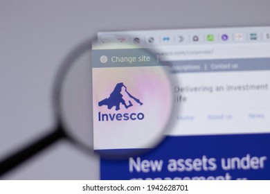 Invesco QQQ logo in transparent PNG and vectorized SVG formats