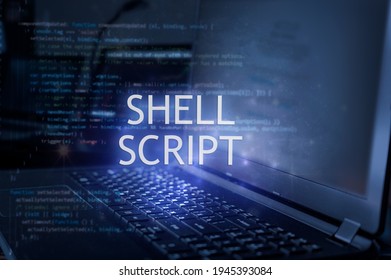 Inscripción de script de Shell contra la computadora portátil y el fondo del código. Concepto de tecnología. Aprender lenguaje de programación.
