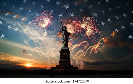 Patung Liberty di latar belakang bendera usa, matahari terbit dan kembang api