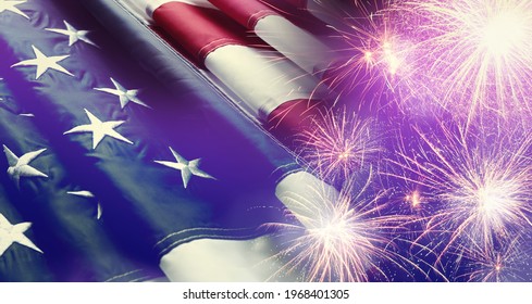 Amerykańska flaga i fajerwerki, projekt baneru. Dzień Niepodległości USA.