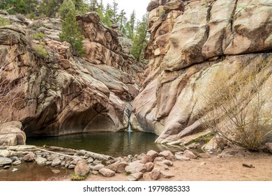 Paradise Cove ou Guffey Gorge Park près de Colorado Springs, Colorado, un après-midi de printemps