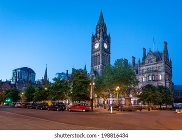Manchester Town Hall is een Victoriaans, neogotisch gemeentelijk gebouw in Manchester, Engeland.