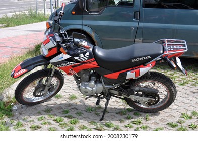 Search: moto honda xr 125 Logo PNG Vectors Free Download