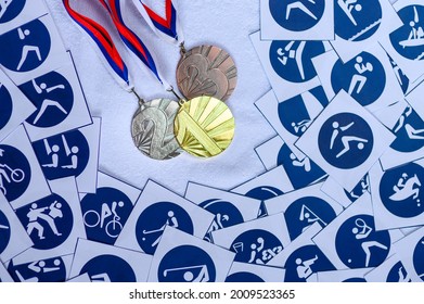 Medal Set, sport wallpaper, pictogram of summer events, original wallpaper for summer game. Medal ceremony, gold, silver and bronze collection. Medal Table wallpaper