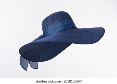 Sombrero de Panamá vintage, sombrero de mujer aislado sobre fondo blanco, sombrero de playa de mujer, sombrero azul.
