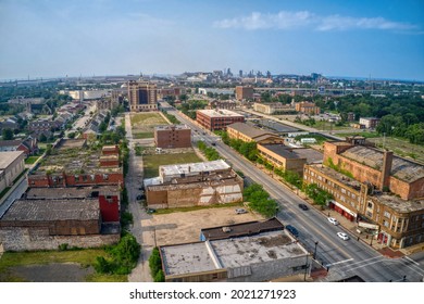 インディアナ州ゲーリーのダウンタウンとその製鉄所の空撮。