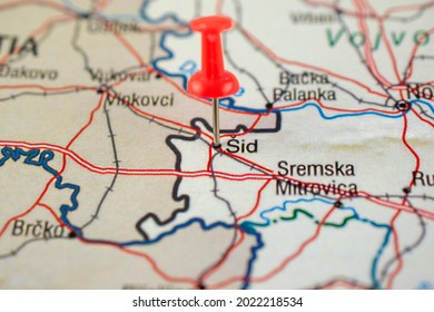Sid anclado en un mapa de Serbia