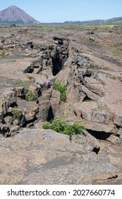 La zona de falla sobre la cueva Grjotagja. Aquí es donde la placa continental americana se encuentra con la placa euroasiática. Cada año, las placas se separan entre 2 y 5 cm.