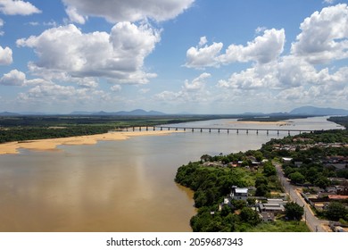 Witte Rivier. Gezichtspunt van Parque do Rio Branco in Boa Vista - Roraima. Noord-Brazilië