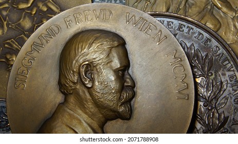 Sigmund Freud medal 1906 Austria. 50 years anniversary