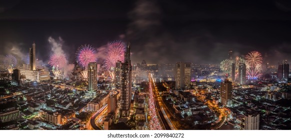 Hitung Mundur Malam Tahun Baru 2022 di Bangkok, Thailand