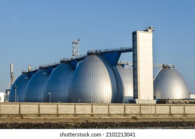 Gas storage tanks in the harbour area in Hamburg, Germany 