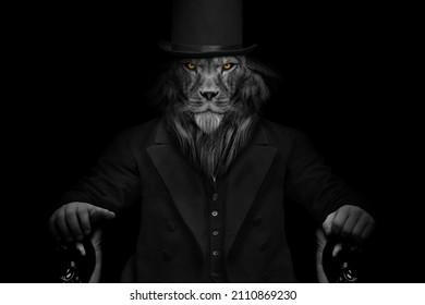 Man in de vorm van een leeuw zittend op de troon, koning, de leeuw persoon, dierlijk gezicht geïsoleerd zwart wit