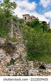 Spookstad San Pietro Infine met zijn ruïnes, in de provincie Caserta, Campania, Italië. De stad was de plaats van de slag bij San Pietro in de Tweede Wereldoorlog