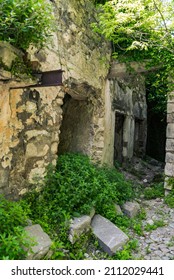 Spookstad San Pietro Infine met zijn ruïnes, in de provincie Caserta, Campania, Italië. De stad was de plaats van de slag bij San Pietro in de Tweede Wereldoorlog
