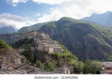 Fort Di Bard u dolini Aoste