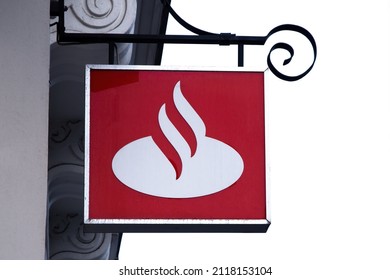 Banco Santander Logo PNG Vector (CDR) Free Download