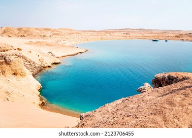 ラス モハメッド国立公園。エジプト。砂漠の青い海のプール。