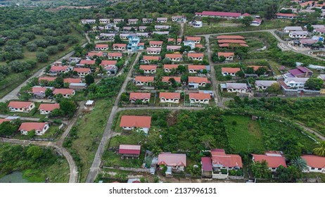 Vista aérea da residência de Jacky Chan, Aceh, Indonésia.