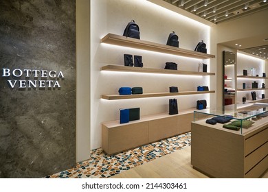 Bottega Veneta Logo PNG Transparent & SVG Vector - Freebie Supply