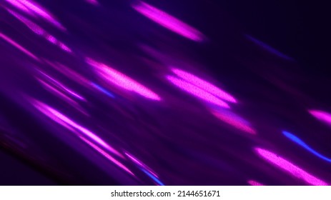 Sfondo astratto magenta neon con scintillanti riflessi neri brillanti. Luci al neon futuristiche in stile cyberpunk.