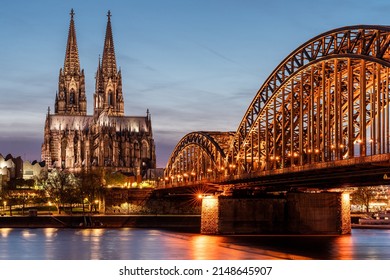 Quang cảnh ban đêm của Nhà thờ lớn Cologne