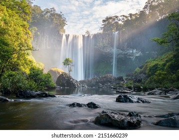 Hang En u otro nombre es K50, es una cascada natural grandiosa en el centro de la reserva de biosfera Kon Chu Rang, Gia Lai, Vietnam.