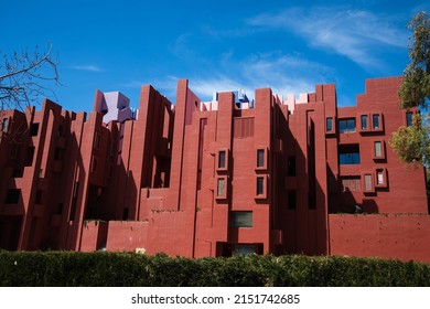 Muralla roja 建物、カルペ、スペイン、イカ ゲーム