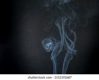 El humo es dañino para la salud humana y también puede causar enfermedades respiratorias.