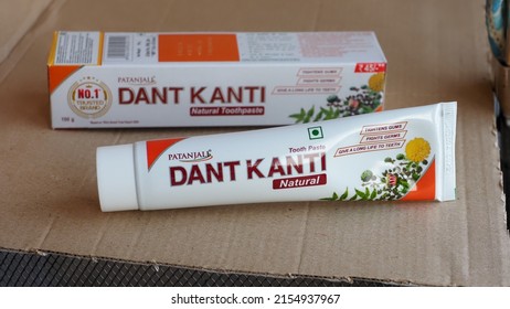 Buy Patanjali Herbal Toothpaste Online in USA at Best Prices – buniyaa.com