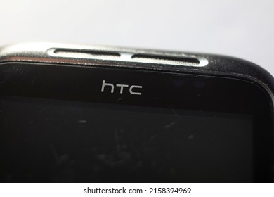 htc one logo png