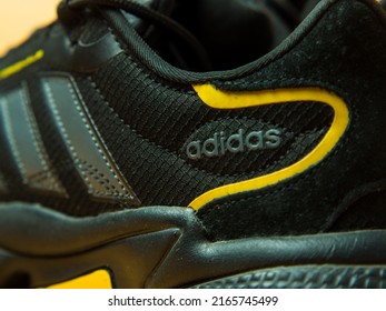 Adidas originals vector clearance yellow