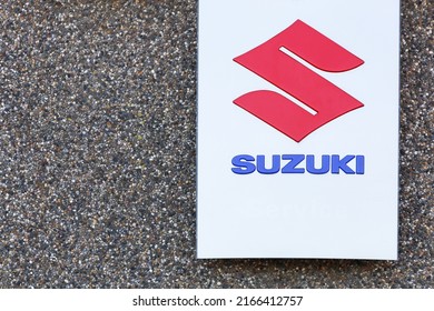 Suzuki car logo cdr, suzuki logo, ángulo, texto, motocicleta png